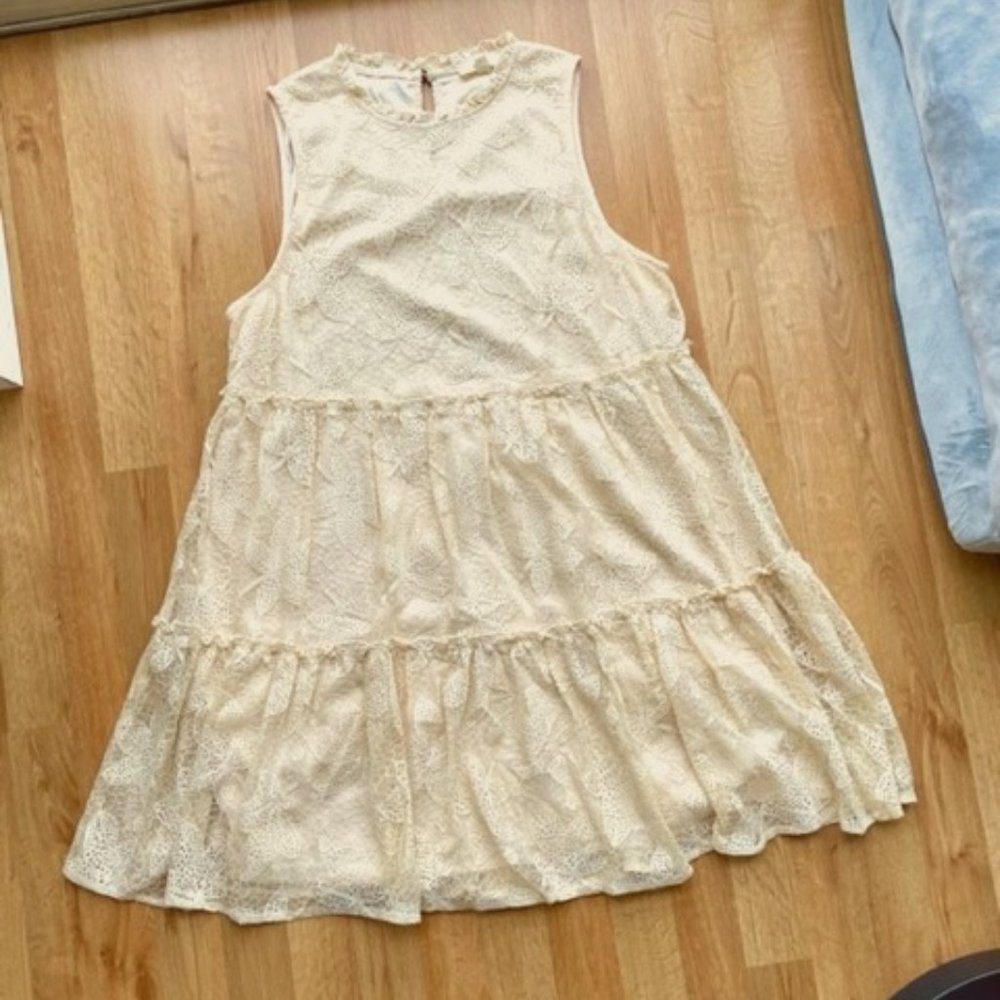 Leaf-Detailed Lace Sleeveless Tiered Dress - NWOT - Ready for Summer! - Picture 2 of 11